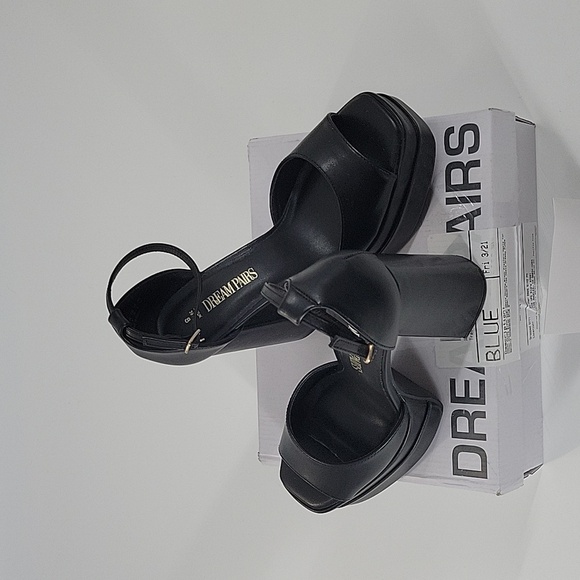 Black Platform Heels New In Box - Picture 11 of 16